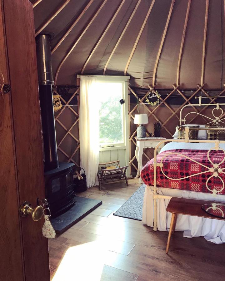 Sunbank Yurt Hotel Llangollen Exterior photo